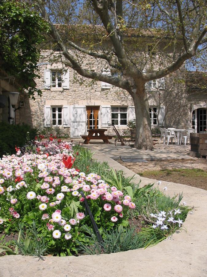 Mas Des Vertes Rives Panzió Châteauneuf-de-Gadagne Kültér fotó